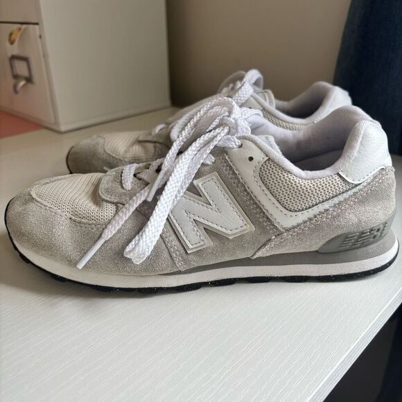 New Balance 574 Kids Casual Sneakers gray white size 3 - Picture 3 of 11